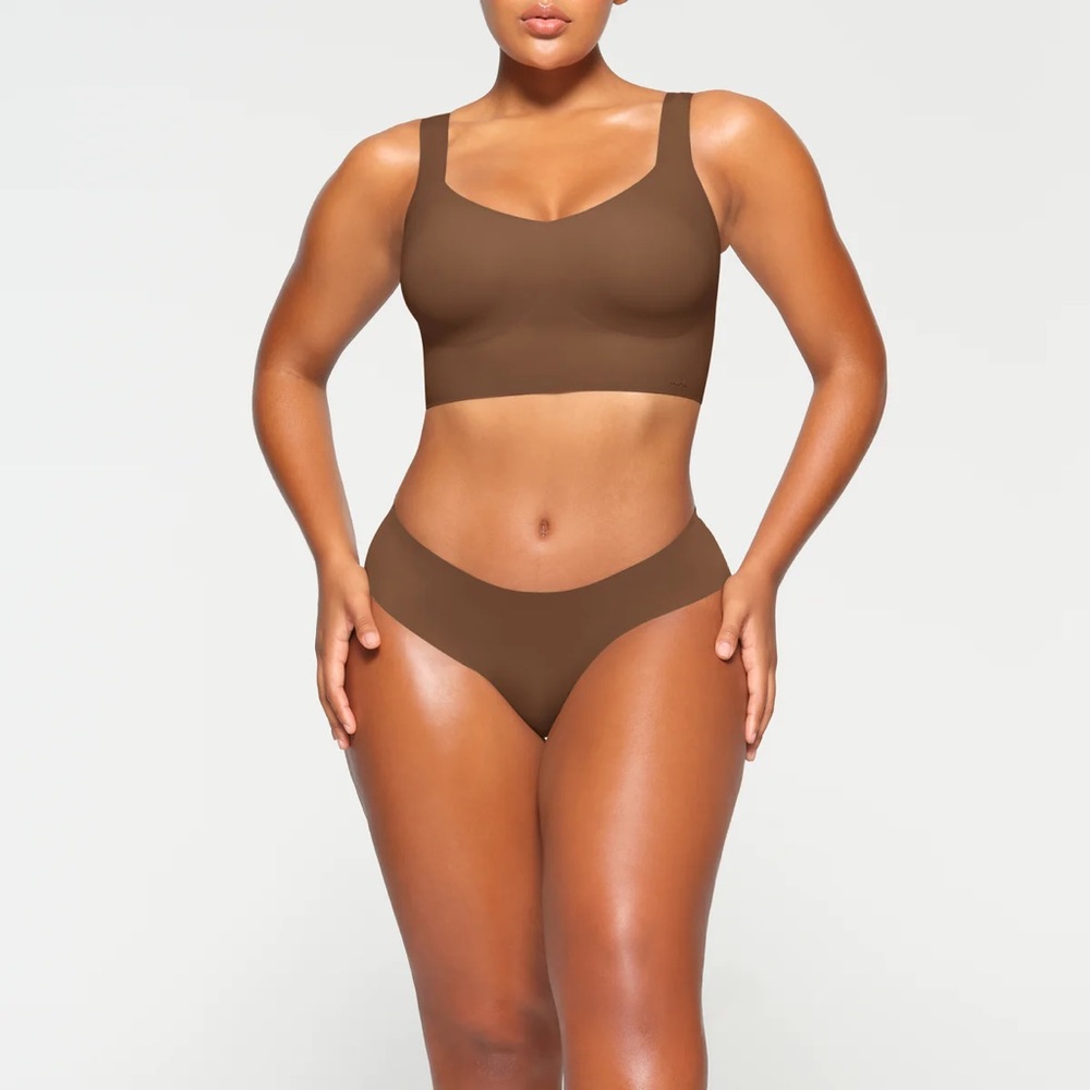 NWOT SKIMS SCOOP LONGLINE BRALETTE